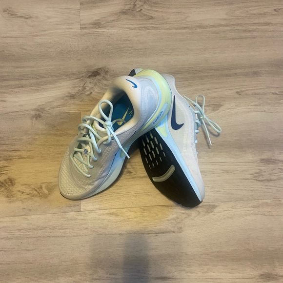 Nike Men’s Journey Run Summit White Deep Royal Blue Sneakers - Picture 4 of 5